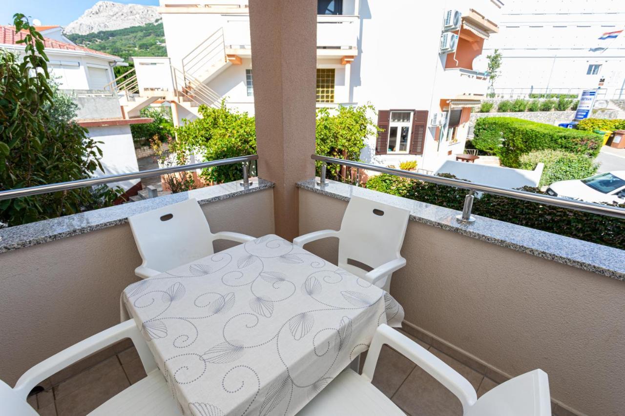 Apartments Crnekovic V Baska  Exterior photo